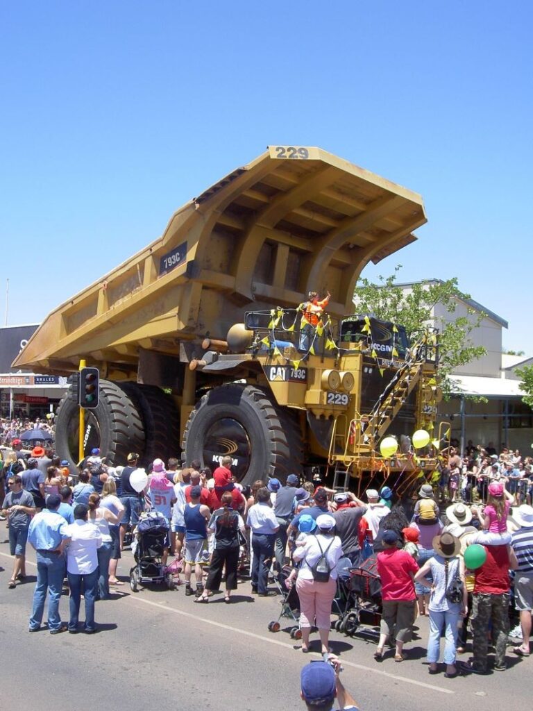 Tray of 793 Dump Truck Opening (Sunday, 4 Dec 2005) The Super Pit